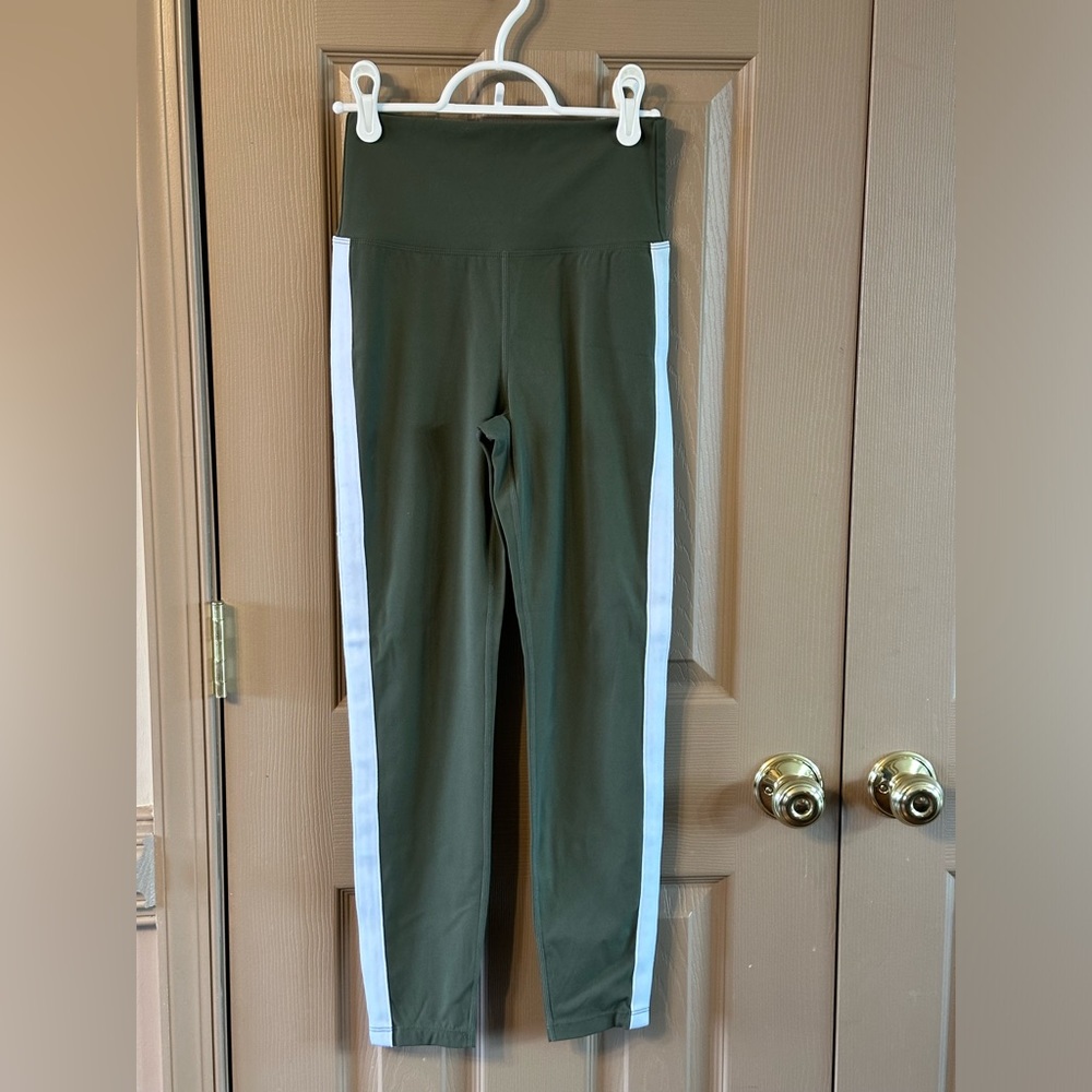 ZYIA Olive green with white side stripes 24” leggings (7/8)